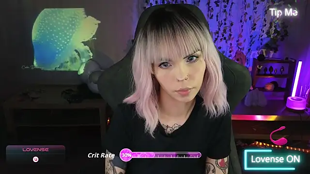 Snapshot of Kerry_Kirk chatting on 04/08/26, 09:48 Kerry Kirk online show from 04/08/26, 09:48