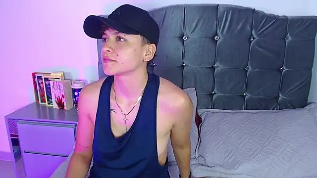 Snapshot of Antonella_Cruz02 chatting on 07/13/26, 03:31 Antonella Cruz02 online show from 07/13/26, 03:31