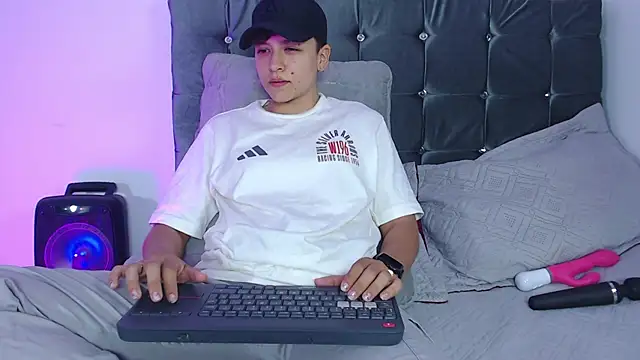 Snapshot of Antonella_Cruz02 chatting on 07/29/26, 01:15 Antonella Cruz02 online show from 07/29/26, 01:15