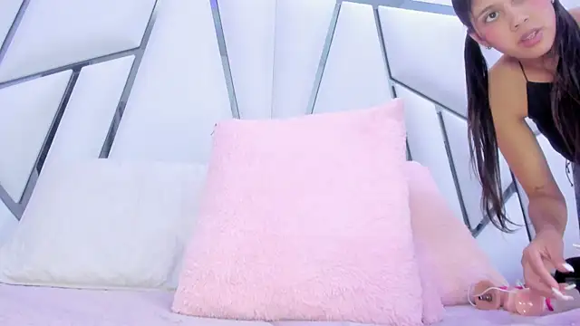  aurora18  online show from 01/22/25, 04:23