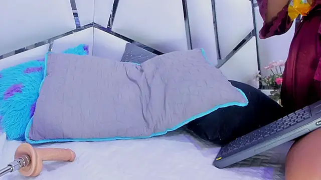  aurora18  online show from 03/13/25, 09:21