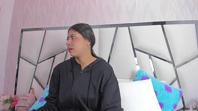 Snapshot of _aurora18_ chatting on 04/20/26, 03:09 aurora18 online show from 04/20/26, 03:09