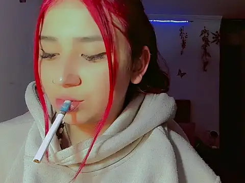 madisonx17 online show from 09/30/25, 12:15