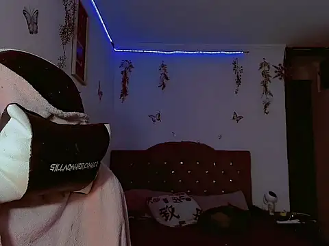 madisonx17 online show from 10/02/25, 09:44