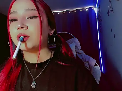 Snapshot of madisonx17 chatting on 11/09/25, 07:56 madisonx17 online show from 11/09/25, 07:56