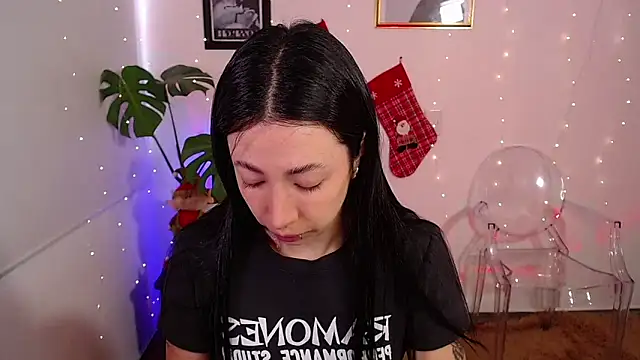 Snapshot of lilyy_evanss chatting on 12/03/24, 09:34 lilyy evanss online show from 12/03/24, 09:34