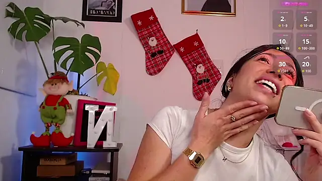 Snapshot of lilyy_evanss chatting on 12/07/24, 01:03 lilyy evanss online show from 12/07/24, 01:03