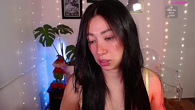 Snapshot of lilyy_evanss chatting on 12/12/24, 11:03 lilyy evanss online show from 12/12/24, 11:03