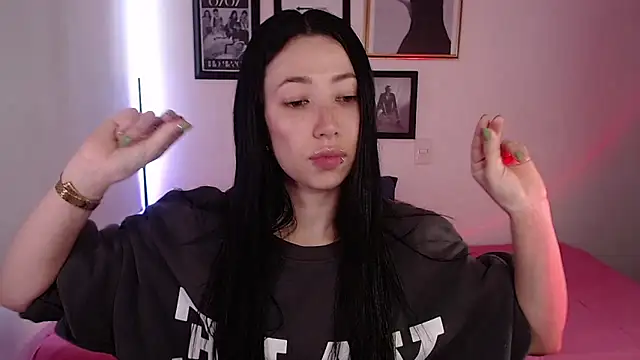 Snapshot of lilyy_evanss chatting on 01/28/25, 08:47 lilyy evanss online show from 01/28/25, 08:47