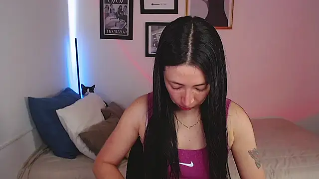 Snapshot of lilyy_evanss chatting on 02/11/25, 07:48 lilyy evanss online show from 02/11/25, 07:48