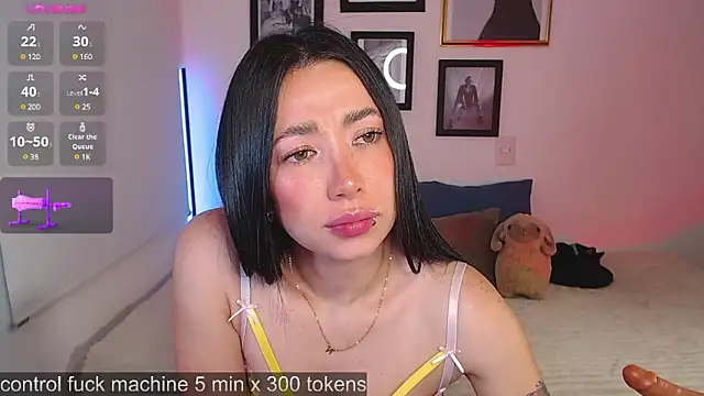 Snapshot of lilyy_evanss chatting on 02/13/25, 12:24 lilyy evanss online show from 02/13/25, 12:24