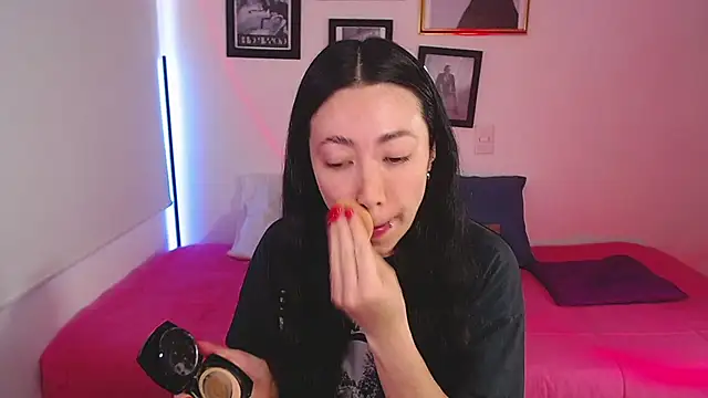 Snapshot of lilyy_evanss chatting on 02/19/25, 10:53 lilyy evanss online show from 02/19/25, 10:53