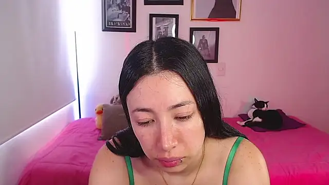 Snapshot of lilyy_evanss chatting on 02/26/25, 09:48 lilyy evanss online show from 02/26/25, 09:48