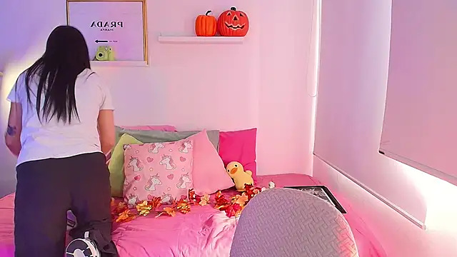 Snapshot of lilyy_evanss chatting on 10/01/25, 09:10 lilyy evanss online show from 10/01/25, 09:10