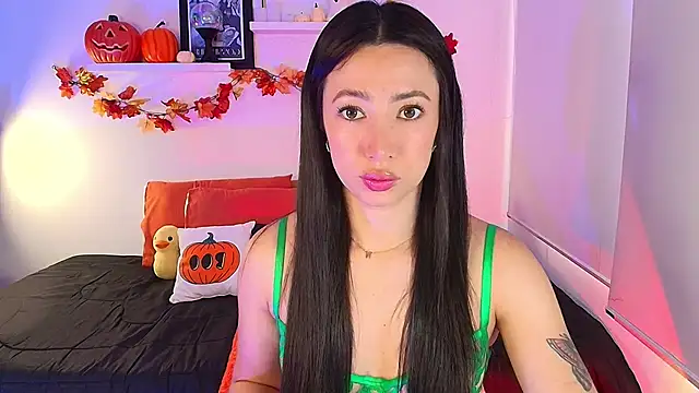 Snapshot of lilyy_evanss chatting on 10/27/25, 09:19 lilyy evanss online show from 10/27/25, 09:19