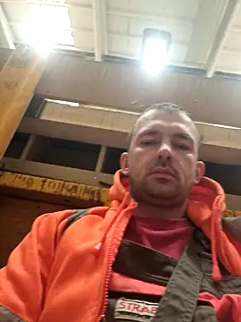 Snapshot of magicSeX4You chatting on 02/06/25, 10:48 magicSeX4You online show from 02/06/25, 10:48