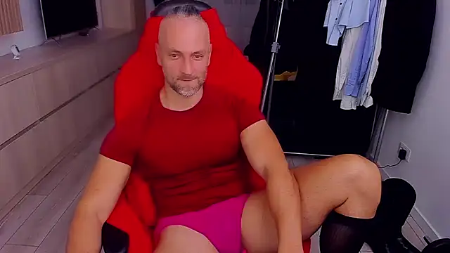 Snapshot of MarisMuscle chatting on 09/22/25, 06:43 MarisMuscle online show from 09/22/25, 06:43