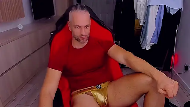 Snapshot of MarisMuscle chatting on 10/23/25, 06:45 MarisMuscle online show from 10/23/25, 06:45