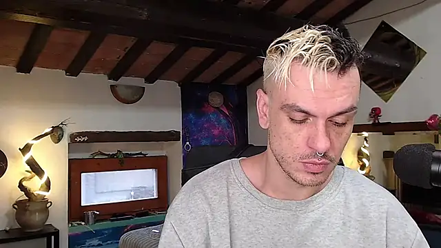 Snapshot of cek_186 chatting on 02/18/25, 08:16 cek 186 online show from 02/18/25, 08:16