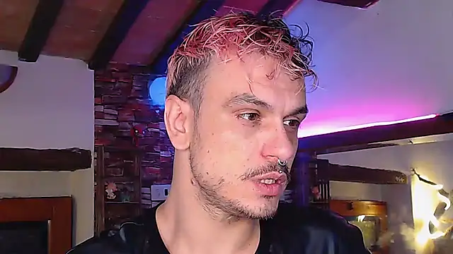 Snapshot of cek_186 chatting on 03/13/25, 06:45 cek 186 online show from 03/13/25, 06:45