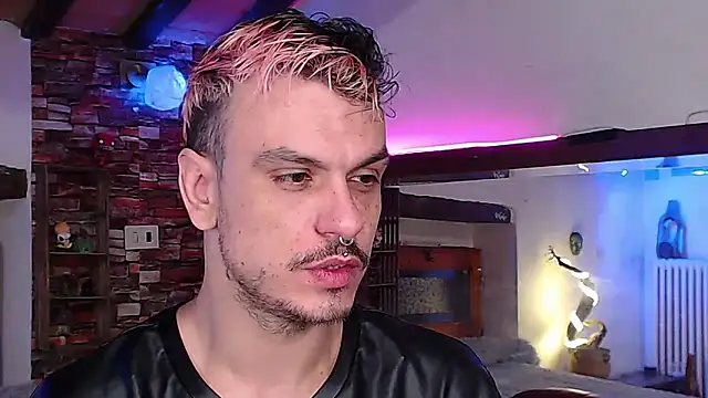 Snapshot of cek_186 chatting on 03/14/25, 08:28 cek 186 online show from 03/14/25, 08:28