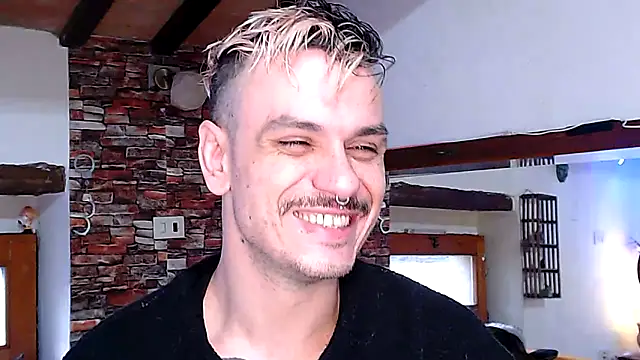 Snapshot of cek_186 chatting on 03/18/25, 05:52 cek 186 online show from 03/18/25, 05:52