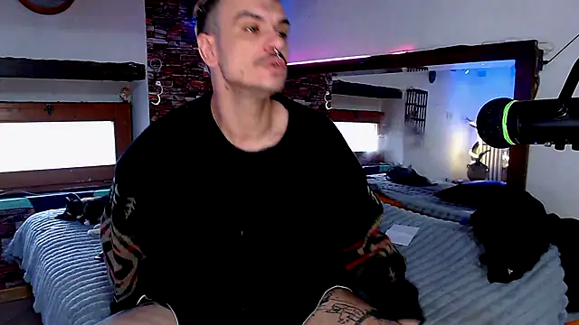 Snapshot of cek_186 chatting on 03/22/25, 09:02 cek 186 online show from 03/22/25, 09:02