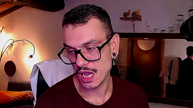 Snapshot of cek_186 chatting on 10/04/25, 04:38 cek 186 online show from 10/04/25, 04:38