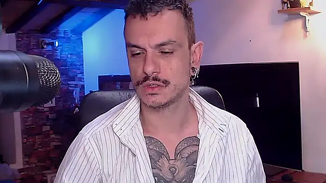 Snapshot of cek_186 chatting on 10/08/25, 07:28 cek 186 online show from 10/08/25, 07:28