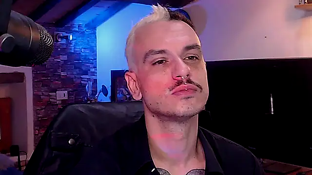 Snapshot of cek_186 chatting on 10/11/25, 07:07 cek 186 online show from 10/11/25, 07:07