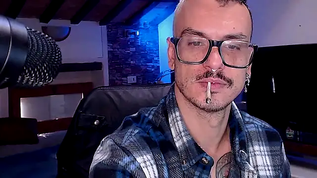 Snapshot of cek_186 chatting on 10/15/25, 07:08 cek 186 online show from 10/15/25, 07:08