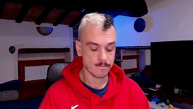 Snapshot of cek_186 chatting on 10/17/25, 07:55 cek 186 online show from 10/17/25, 07:55