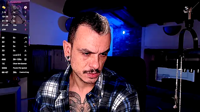 Snapshot of cek_186 chatting on 10/23/25, 12:37 cek 186 online show from 10/23/25, 12:37