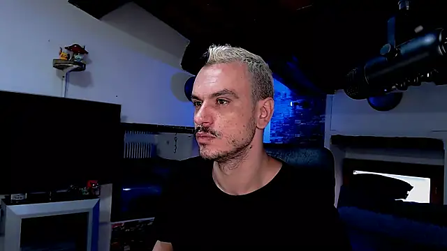 Snapshot of cek_186 chatting on 10/24/25, 07:05 cek 186 online show from 10/24/25, 07:05