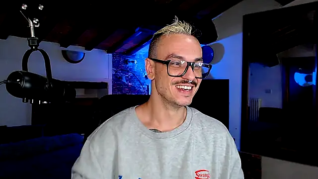 Snapshot of cek_186 chatting on 10/27/25, 06:01 cek 186 online show from 10/27/25, 06:01