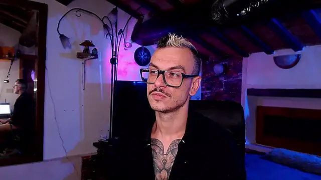 Snapshot of cek_186 chatting on 10/29/25, 08:43 cek 186 online show from 10/29/25, 08:43