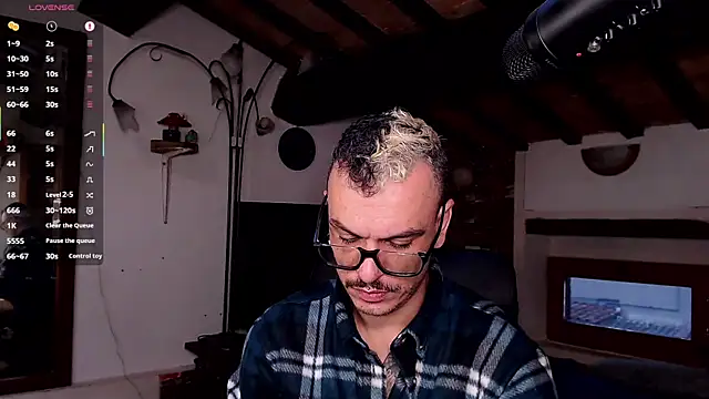 Snapshot of cek_186 chatting on 10/30/25, 08:49 cek 186 online show from 10/30/25, 08:49