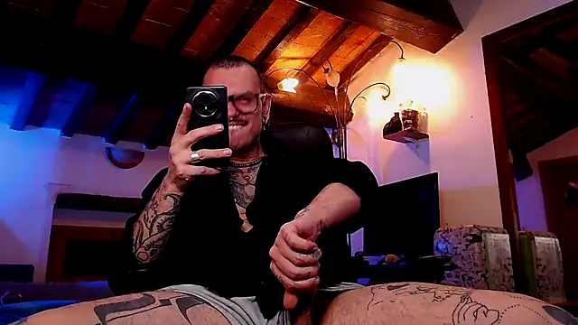 Snapshot of cek_186 chatting on 11/11/25, 09:15 cek 186 online show from 11/11/25, 09:15