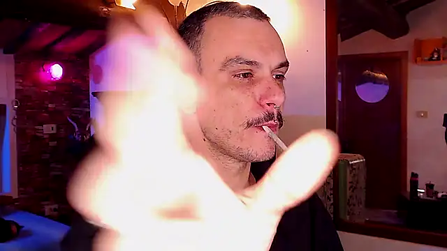 Snapshot of cek_186 chatting on 11/13/25, 07:57 cek 186 online show from 11/13/25, 07:57