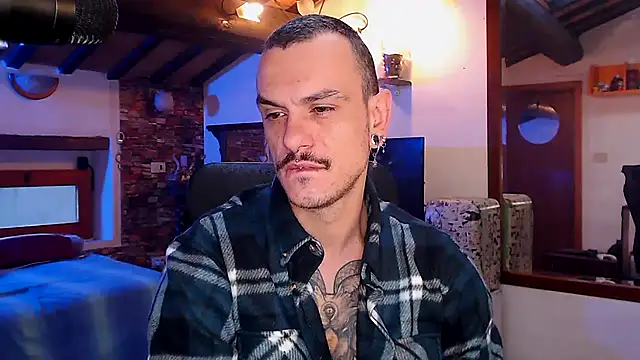 Snapshot of cek_186 chatting on 11/25/25, 08:58 cek 186 online show from 11/25/25, 08:58