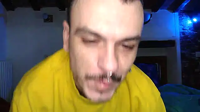 Snapshot of cek_186 chatting on 12/17/25, 08:09 cek 186 online show from 12/17/25, 08:09