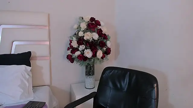 CamilaSofiia online show from 01/22/25, 11:32