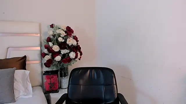 CamilaSofiia online show from 03/11/25, 01:37