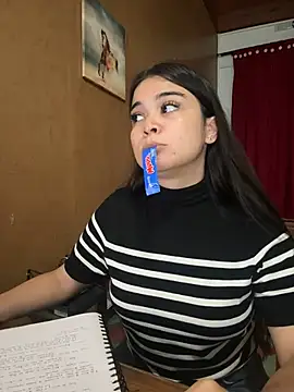 CamilaSofiia online show from 04/11/26, 02:16