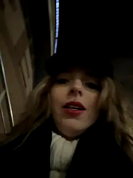 LoraaDoll online show from 11/16/25, 03:06