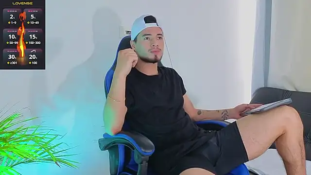 EdwardRoss  online show from 02/25/26, 08:18