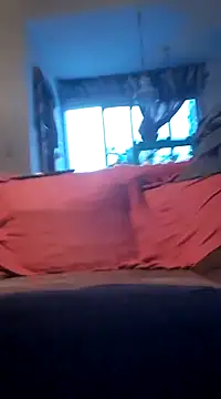 Snapshot of LYZBORNHD chatting on 03/18/25, 10:04 LYZBORNHD online show from 03/18/25, 10:04