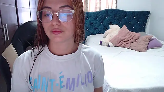 Snapshot of Kate_lorens9 chatting on 11/26/25, 09:27 Kate lorens9 online show from 11/26/25, 09:27