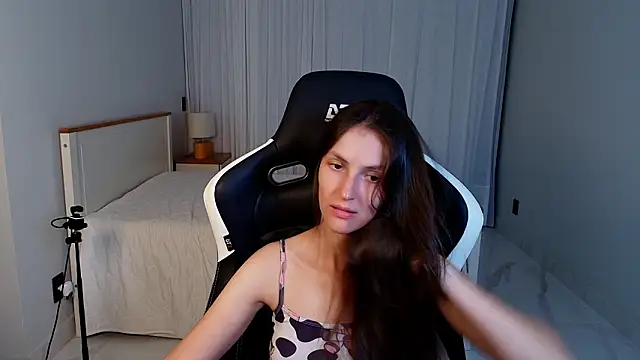 Snapshot of upssnowy chatting on 03/09/26, 10:25 upssnowy online show from 03/09/26, 10:25