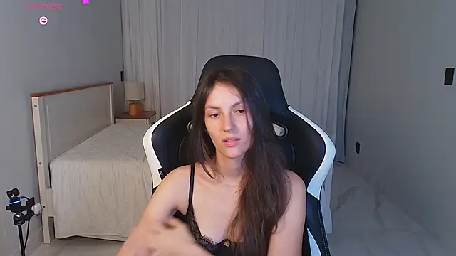 Snapshot of upssnowy chatting on 04/10/26, 09:30 upssnowy online show from 04/10/26, 09:30